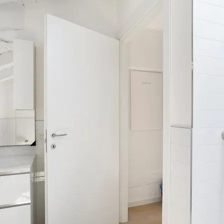 شقة Lake View Flat With Parking & Shared Pool