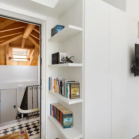 Lake View Flat With Parking & Shared Pool